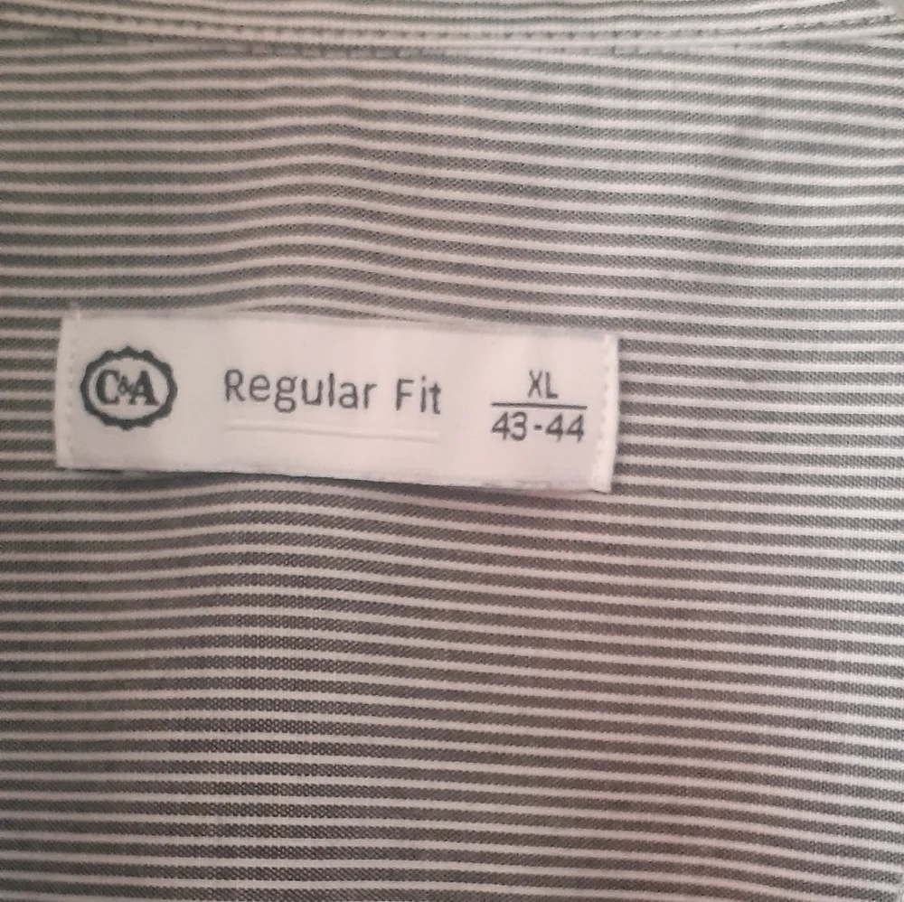 C&A - Picture 3 of 4